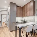 Domillion 1bdr Modern Old Town Retreat So1a *