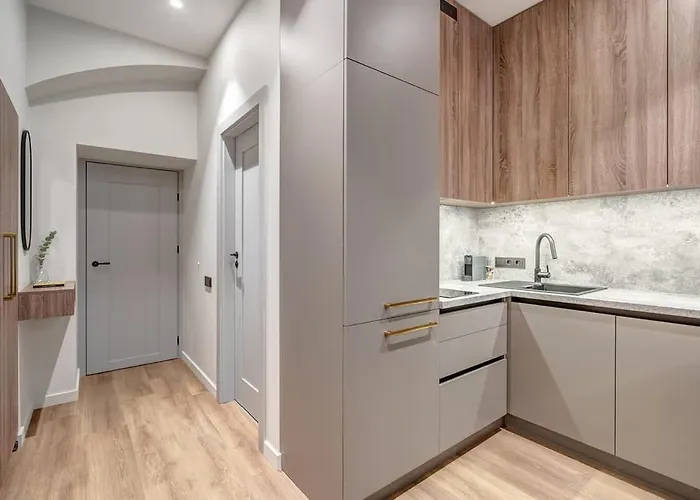 Domillion 1bdr Modern Old Town Retreat So1a شقة *